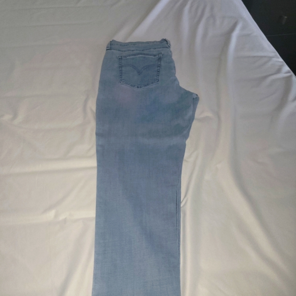 Levi Strauss & Co. Jeans - Picture 5 of 11